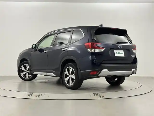 スバル フォレスター ハイブリッド アドバンス 埼玉県 2020(令2)年 6.5万km ダークブルーパール 社外ナビ　/(フルセグ/AM/FM/Bluetooth)　/全方位カメラ　/アイサイト　/プリクラッシュブレーキ　/全車速追従機能付クルーズコントロール　/ＥＴＣ　/パワーシートＤ＋Ｎ席　/ドライブレコーダー/純正フロアマット/純正AW１８インチ/ＬＥＤヘッドライト/プッシュスタート/スマートキー