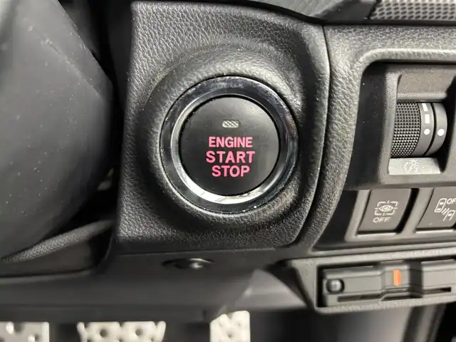 スバル フォレスター ハイブリッド アドバンス 埼玉県 2020(令2)年 6.5万km ダークブルーパール 社外ナビ　/(フルセグ/AM/FM/Bluetooth)　/全方位カメラ　/アイサイト　/プリクラッシュブレーキ　/全車速追従機能付クルーズコントロール　/ＥＴＣ　/パワーシートＤ＋Ｎ席　/ドライブレコーダー/純正フロアマット/純正AW１８インチ/ＬＥＤヘッドライト/プッシュスタート/スマートキー