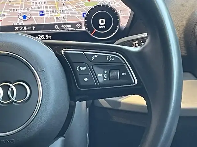 アウディ Ｑ２ 30TFSIスポーツ 高知県 2019(令1)年 6.8万km グレー バーチャルコクピット/アダプティブクルーズコントロール/トラフィックジャムアシスト/ドライバー疲労検知システム/アクティブレーンアシスト/サイドアシスト/純正SDナビ/　【AM/FM/CD/DVD/フルセグTV/bluetooth】/バックカメラ/エレクトロニメカニカルパーキングブレーキ/パワーバックドア/シートヒーター/取説/記録簿