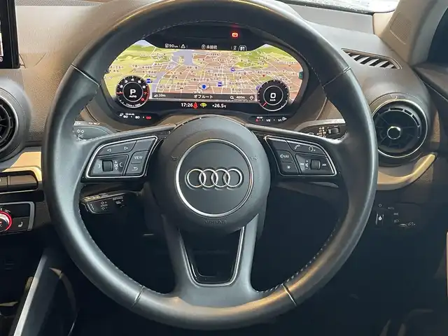 アウディ Ｑ２ 30TFSIスポーツ 高知県 2019(令1)年 6.8万km グレー バーチャルコクピット/アダプティブクルーズコントロール/トラフィックジャムアシスト/ドライバー疲労検知システム/アクティブレーンアシスト/サイドアシスト/純正SDナビ/　【AM/FM/CD/DVD/フルセグTV/bluetooth】/バックカメラ/エレクトロニメカニカルパーキングブレーキ/パワーバックドア/シートヒーター/取説/記録簿