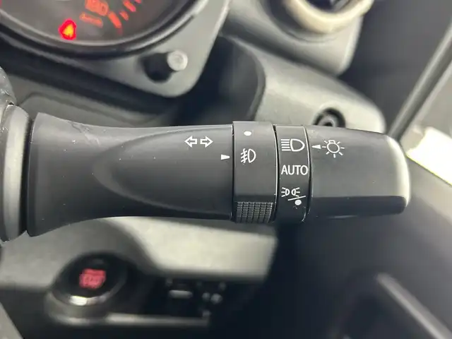 スズキ ジムニー シエラ JC 愛知県 2023(令5)年 3.5万km ブルーイッシュブラックパール3 禁煙車/純正8インチナビ/（CD/DVD/Bluetooth/フルセグTV）/バックカメラ/スズキセーフティサポート/・衝突軽減ブレーキ/・レーンキープアシスト/・クルーズコントロール/。オートマチックハイビーム/ETC/ドライブレコーダー/シートヒーター/スマートキー/プッシュスタート/ダウンヒルアシスト/LEDヘッドライト/スマートキー/スペアキー有/純正フロアマット/純正アルミホイール