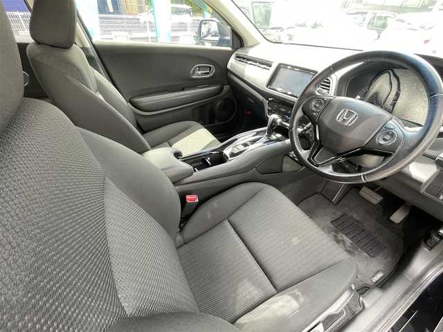 ホンダ ヴェゼル X ホンダセンシング 熊本県 2016(平28)年 4.9万km クリスタルブラックパール ワンオーナー/社外ナビ（AVIC-RL901）/【フルセグTV/Bluetooth再生/CD/DVD】/バックカメラ/クルーズコントロール/革巻きステアリング/ステアリングスイッチ/LEDオートライト/フォグライト/アイドリングストップ/ETC/社外テールランプ/電動格納ミラー/純正フロアマット/ドアバイザー/保証書/取扱説明書