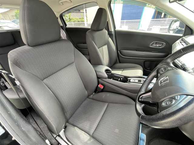 ホンダ ヴェゼル X ホンダセンシング 熊本県 2016(平28)年 4.9万km クリスタルブラックパール ワンオーナー/社外ナビ（AVIC-RL901）/【フルセグTV/Bluetooth再生/CD/DVD】/バックカメラ/クルーズコントロール/革巻きステアリング/ステアリングスイッチ/LEDオートライト/フォグライト/アイドリングストップ/ETC/社外テールランプ/電動格納ミラー/純正フロアマット/ドアバイザー/保証書/取扱説明書