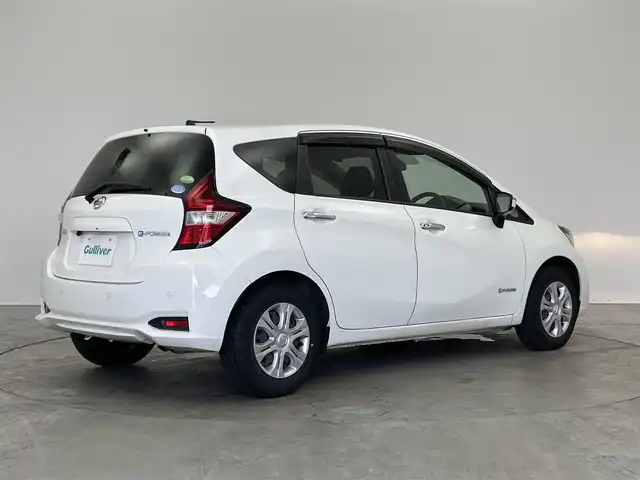 日産 ノート e－パワー B 埼玉県 2020(令2)年 5万km ホワイト 社外７インチナビ　/ CD DVD ワンセグTV Bluetooth/バックカメラ　/エマージェンシーブレーキ/スマートキー　/オートライト　/フロアマット　　/コーナーセンサー　/プッシュスタート　/オートエアコン　/ETC