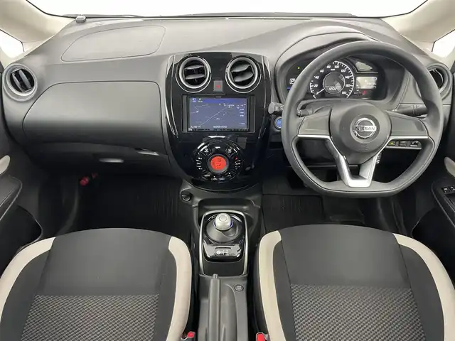 日産 ノート e－パワー B 埼玉県 2020(令2)年 5万km ホワイト 社外７インチナビ　/ CD DVD ワンセグTV Bluetooth/バックカメラ　/エマージェンシーブレーキ/スマートキー　/オートライト　/フロアマット　　/コーナーセンサー　/プッシュスタート　/オートエアコン　/ETC
