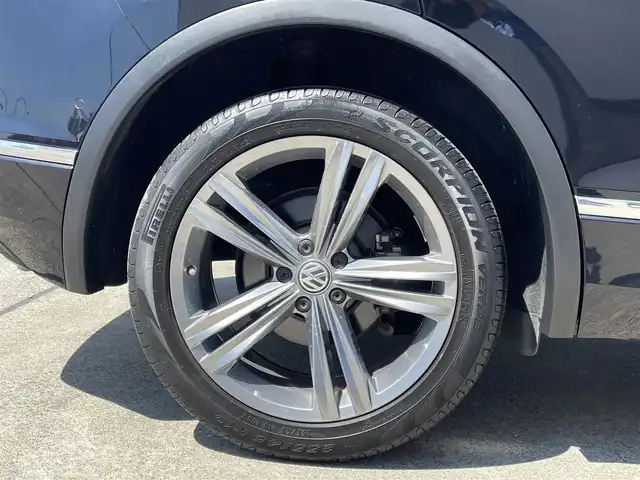 フォルクスワーゲン ティグアン TDI 4モーション Rライン 東京都 2019(平31)年 3.8万km 黒 純正メモリナビ/Bluetooth/USB接続/CD/DVD/SD再生/バックカメラ/サイドカメラ/全方位カメラ/ビルトインETC2.0/パーキングアシスト/レーンキープアシスト/メモリ付パワーシート/シートヒーター/純正フロアマット/純正19インチアルミホイール