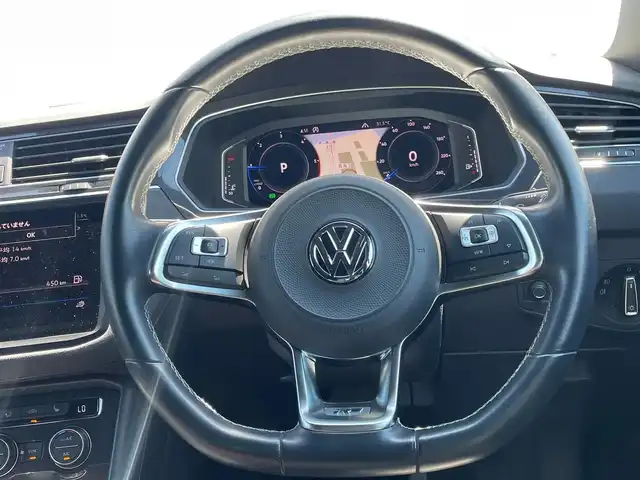 フォルクスワーゲン ティグアン TDI 4モーション Rライン 東京都 2019(平31)年 3.8万km 黒 純正メモリナビ/Bluetooth/USB接続/CD/DVD/SD再生/バックカメラ/サイドカメラ/全方位カメラ/ビルトインETC2.0/パーキングアシスト/レーンキープアシスト/メモリ付パワーシート/シートヒーター/純正フロアマット/純正19インチアルミホイール