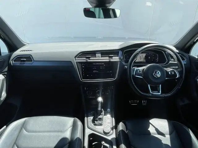 フォルクスワーゲン ティグアン TDI 4モーション Rライン 東京都 2019(平31)年 3.8万km 黒 純正メモリナビ/Bluetooth/USB接続/CD/DVD/SD再生/バックカメラ/サイドカメラ/全方位カメラ/ビルトインETC2.0/パーキングアシスト/レーンキープアシスト/メモリ付パワーシート/シートヒーター/純正フロアマット/純正19インチアルミホイール
