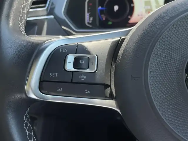 フォルクスワーゲン ティグアン TDI 4モーション Rライン 東京都 2019(平31)年 3.8万km 黒 純正メモリナビ/Bluetooth/USB接続/CD/DVD/SD再生/バックカメラ/サイドカメラ/全方位カメラ/ビルトインETC2.0/パーキングアシスト/レーンキープアシスト/メモリ付パワーシート/シートヒーター/純正フロアマット/純正19インチアルミホイール