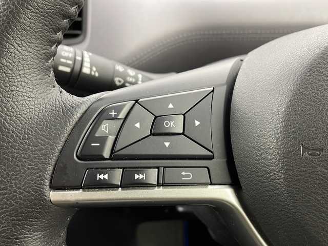 日産 セレナ e－パワー ハイウェイスター V 愛知県 2021(令3)年 5.7万km ブリリアントホワイトパール 2トーン /禁煙車//純正ナビ(MM520D-L)//フルセグTV//ブルーレイ視聴可//ETC//バックカメラ//アラウンドビューモニター//純正後席フリップダウンモニター//セーフティパックA//プロパイロット//エマージェンシーブレーキ//レーンディパーチャーウォーニング//ブラインドスポットモニター//リヤクロストラフィックアラート//踏み間違い防止//ふらつき警報//フロント&バックソナー//アダプティブLEDヘッドライト//オートライト//LEDフォグランプ//両側ハンズフリーパワースライドドア//スライドドアサンシェード//デュアルバックドア//前席シートヒーター//2列目超ロングスライドキャプテンシート//3列目スライドスマートアップシート//純正16インチアルミホイール//純正ドアバイザー//純正フロアマット//革巻きステアリング//ステアリングスイッチ//ステアリングヒーター//プッシュスタート//電動格納ミラーウィンカー//アイドリングストップ//電子パーキングブレーキ//ブレーキホールド//新車保証書・取扱説明書//スペアキー