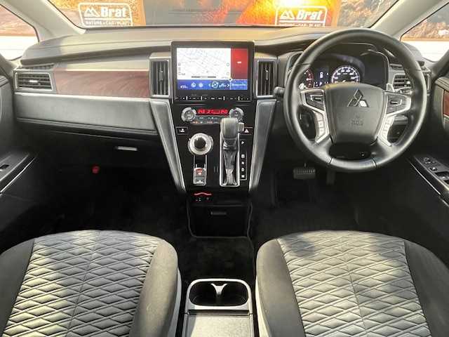 三菱 デリカＤ：５ P 愛知県 2021(令3)年 3.6万km ダイヤモンドブラックマイカ エクストリームＪ１６インチアルミ　/ＴＯＹＯオープンカントリーＲ／Ｔタイヤ　/衝突軽減ブレーキ　/レーンキープアシスト　/ナビ　/フルセグＴＶ　/全方位カメラ　/ＥＴＣ/シートヒーター/ステアリングヒーター/左側電動オートステップ/両側電動スライドドア　/ＬＥＤヘッドライト/オートマチックハイビーム/プッシュスタート/スマートキー