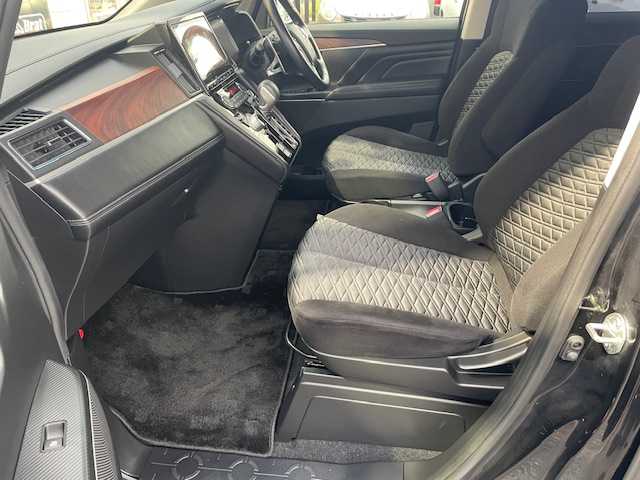 三菱 デリカＤ：５ P 愛知県 2021(令3)年 3.6万km ダイヤモンドブラックマイカ エクストリームＪ１６インチアルミ　/ＴＯＹＯオープンカントリーＲ／Ｔタイヤ　/衝突軽減ブレーキ　/レーンキープアシスト　/ナビ　/フルセグＴＶ　/全方位カメラ　/ＥＴＣ/シートヒーター/ステアリングヒーター/左側電動オートステップ/両側電動スライドドア　/ＬＥＤヘッドライト/オートマチックハイビーム/プッシュスタート/スマートキー