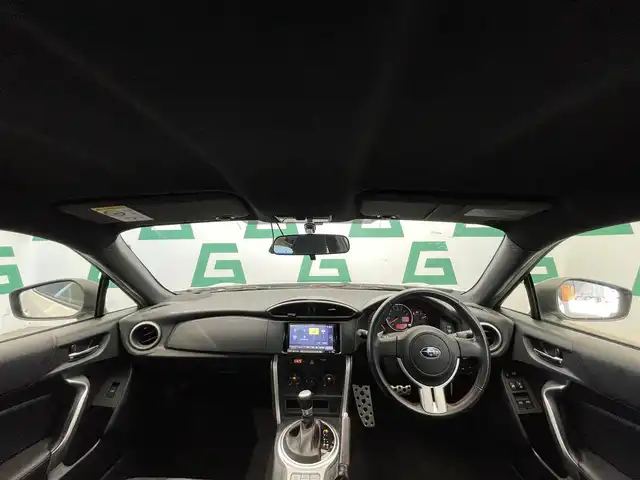 スバル ＢＲＺ R 鹿児島県 2016(平28)年 4.1万km クリスタルホワイトP 禁煙　/ナビ(フルセグTV/CD/DVD)　/バックカメラ　/パドルシフト　/横滑り防止機能　　/革巻きステアリング　/ＥＴＣ　/前後ドライブレコーダー　/ＨＩＤヘッドライト　/保証書/取扱説明書/電格ミラー