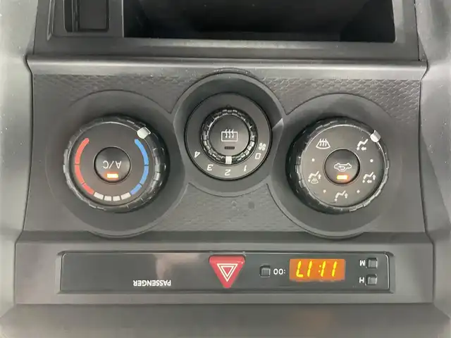 スバル ＢＲＺ R 鹿児島県 2016(平28)年 4.1万km クリスタルホワイトP 禁煙　/ナビ(フルセグTV/CD/DVD)　/バックカメラ　/パドルシフト　/横滑り防止機能　　/革巻きステアリング　/ＥＴＣ　/前後ドライブレコーダー　/ＨＩＤヘッドライト　/保証書/取扱説明書/電格ミラー