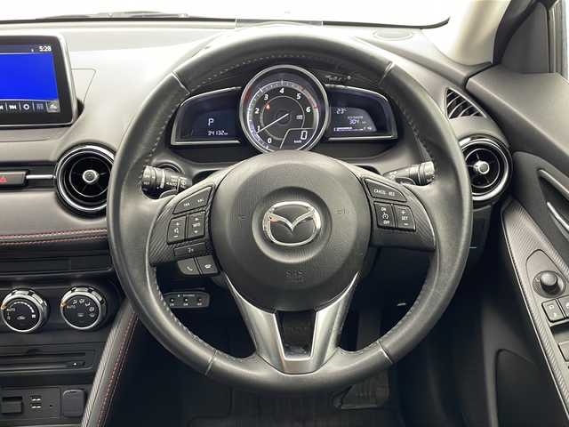 マツダ デミオ 千葉県 2015(平27)年 3.5万km アルミニウムメタリック 衝突軽減ブレーキ/クルーズコントロール/純正メモリナビ/（フルセグ/Bluetooth/DVD/CD/FM/AM）/バックカメラ/ETC/ドライブレコーダー（前のみ）/アイドリングストップ/ヘッドアップディスプレイ/パドルシフト/LEDヘッドライト/フォグライト/電動格納ミラー/純正フロアマット