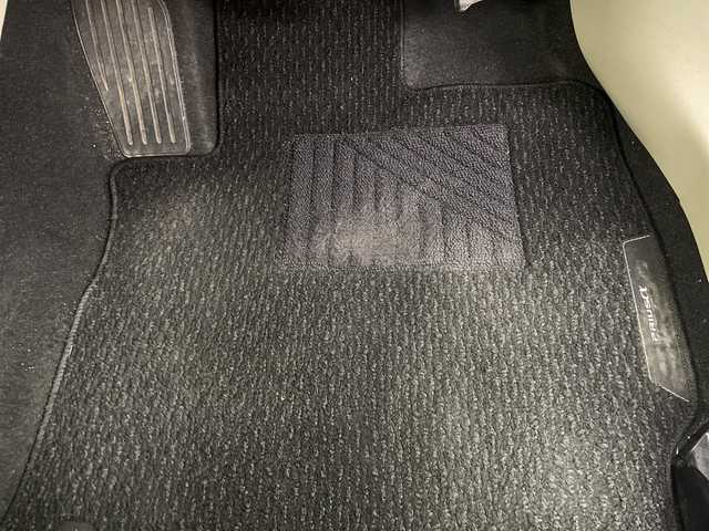 トヨタ プリウス α 埼玉県 2015(平27)年 3.9万km シルバーM 純正ナビ/　（FM/AM/CD/DVD/HDMI/Bluetooth）/バックカメラ/フルセグテレビ/クルーズコントロール/ビルトインETC/パワーシート/ハーフレザーシート/純正フロアマット/プッシュスタート/オートLEDライト/フロントフォグランプ/社外アルミホイール