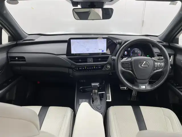 レクサス ＵＸ 250h Fスポーツ 茨城県 2023(令5)年 3.7万km ソニッククロム 純正ナビ/・全方位モニター/・Bluetooth接続/・フルセグテレビ/・アップルカープレイ/パワーシート/シートヒーター/シートクーラー/ハンドルヒーター/三眼LEDヘッドライト/サンルート/電動リアゲート/ETC/革シート/オレンジキャリパー/プッシュスタート/コーナーセンサー/クルーズコントロール/オートマチックハイビーム/レーンアシスト