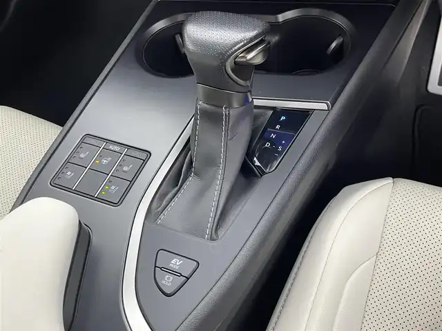 レクサス ＵＸ 250h Fスポーツ 茨城県 2023(令5)年 3.7万km ソニッククロム 純正ナビ/・全方位モニター/・Bluetooth接続/・フルセグテレビ/・アップルカープレイ/パワーシート/シートヒーター/シートクーラー/ハンドルヒーター/三眼LEDヘッドライト/サンルート/電動リアゲート/ETC/革シート/オレンジキャリパー/プッシュスタート/コーナーセンサー/クルーズコントロール/オートマチックハイビーム/レーンアシスト