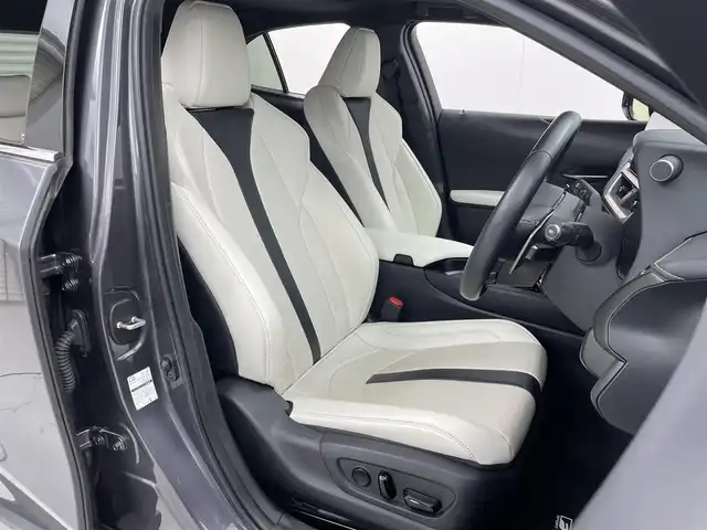 レクサス ＵＸ 250h Fスポーツ 茨城県 2023(令5)年 3.7万km ソニッククロム 純正ナビ/・全方位モニター/・Bluetooth接続/・フルセグテレビ/・アップルカープレイ/パワーシート/シートヒーター/シートクーラー/ハンドルヒーター/三眼LEDヘッドライト/サンルート/電動リアゲート/ETC/革シート/オレンジキャリパー/プッシュスタート/コーナーセンサー/クルーズコントロール/オートマチックハイビーム/レーンアシスト