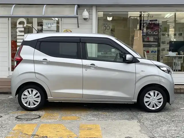 三菱 ｅＫワゴン M 神奈川県 2023(令5)年 0.1万km スターリングシルバーM e-Assist/・衝突被害軽減ブレーキ/・踏み間違い衝突防止アシスト/・車線逸脱警報システム/・オートマチックハイビーム/パーキングセンサー/キーレスエントリー/アイドリングストップ/前席シートヒーター/前方ドライブレコーダー/保証書/取扱説明書