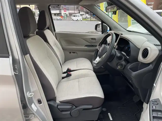 三菱 ｅＫワゴン M 神奈川県 2023(令5)年 0.1万km スターリングシルバーM e-Assist/・衝突被害軽減ブレーキ/・踏み間違い衝突防止アシスト/・車線逸脱警報システム/・オートマチックハイビーム/パーキングセンサー/キーレスエントリー/アイドリングストップ/前席シートヒーター/前方ドライブレコーダー/保証書/取扱説明書