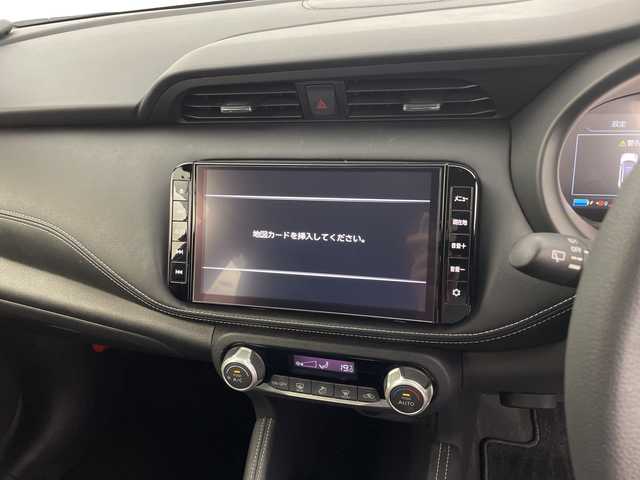 日産 キックス X 鹿児島県 2021(令3)年 3.9万km ブリリアントホワイトパール/ピュアブラック 2トーン 純正ナビ/（フルセグTV/Bluetooth/AM/FM/CD/DVD)/プロパイロット/エマージェンシーブレーキ/デジタルインナーミラー/アラウンドビューモニター/クリアランスソナー/ステアリングヒーター/ビルトインＥＴＣ/車線逸脱警報/車線逸脱防止支援/純正アルミホイール/スマートキー/プッシュスタート/LEDヘッドライト/純正フロアマット