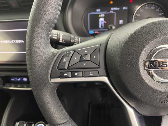 日産 キックス X 鹿児島県 2021(令3)年 3.9万km ブリリアントホワイトパール/ピュアブラック 2トーン 純正ナビ/（フルセグTV/Bluetooth/AM/FM/CD/DVD)/プロパイロット/エマージェンシーブレーキ/デジタルインナーミラー/アラウンドビューモニター/クリアランスソナー/ステアリングヒーター/ビルトインＥＴＣ/車線逸脱警報/車線逸脱防止支援/純正アルミホイール/スマートキー/プッシュスタート/LEDヘッドライト/純正フロアマット