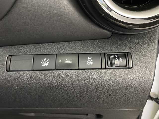 日産 キックス X 鹿児島県 2021(令3)年 3.9万km ブリリアントホワイトパール/ピュアブラック 2トーン 純正ナビ/（フルセグTV/Bluetooth/AM/FM/CD/DVD)/プロパイロット/エマージェンシーブレーキ/デジタルインナーミラー/アラウンドビューモニター/クリアランスソナー/ステアリングヒーター/ビルトインＥＴＣ/車線逸脱警報/車線逸脱防止支援/純正アルミホイール/スマートキー/プッシュスタート/LEDヘッドライト/純正フロアマット