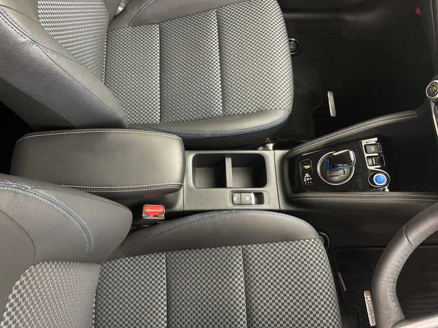 日産 キックス X 鹿児島県 2021(令3)年 3.9万km ブリリアントホワイトパール/ピュアブラック 2トーン 純正ナビ/（フルセグTV/Bluetooth/AM/FM/CD/DVD)/プロパイロット/エマージェンシーブレーキ/デジタルインナーミラー/アラウンドビューモニター/クリアランスソナー/ステアリングヒーター/ビルトインＥＴＣ/車線逸脱警報/車線逸脱防止支援/純正アルミホイール/スマートキー/プッシュスタート/LEDヘッドライト/純正フロアマット