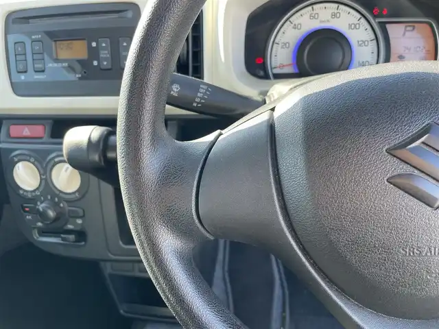 スズキ アルト L 岡山県 2016(平28)年 7.4万km シルキーシルバーメタリック 登録時走行距離:74102km/禁煙車/純正オーディオ/衝突被害軽減システム/ビルトインETC/D席シートヒーター/ヘッドライトレベライザー/リモコンキー/アイドリングストップ/ドアバイザー/純正フロアマット/純正ホイールカバー/横滑防止装置/盗難防止装置