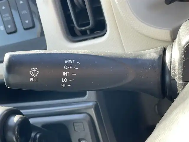 スズキ アルト L 岡山県 2016(平28)年 7.4万km シルキーシルバーメタリック 登録時走行距離:74102km/禁煙車/純正オーディオ/衝突被害軽減システム/ビルトインETC/D席シートヒーター/ヘッドライトレベライザー/リモコンキー/アイドリングストップ/ドアバイザー/純正フロアマット/純正ホイールカバー/横滑防止装置/盗難防止装置