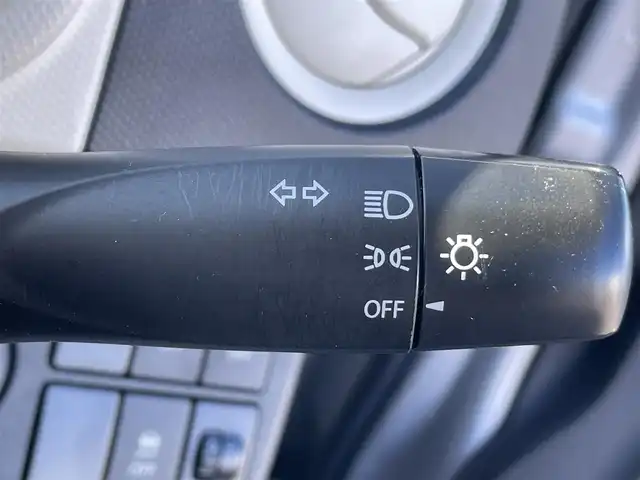 スズキ アルト L 岡山県 2016(平28)年 7.4万km シルキーシルバーメタリック 登録時走行距離:74102km/禁煙車/純正オーディオ/衝突被害軽減システム/ビルトインETC/D席シートヒーター/ヘッドライトレベライザー/リモコンキー/アイドリングストップ/ドアバイザー/純正フロアマット/純正ホイールカバー/横滑防止装置/盗難防止装置