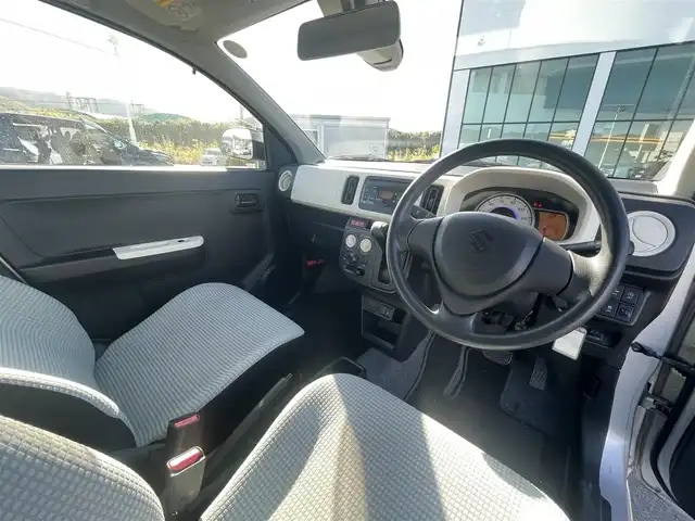 スズキ アルト L 岡山県 2016(平28)年 7.4万km シルキーシルバーメタリック 登録時走行距離:74102km/禁煙車/純正オーディオ/衝突被害軽減システム/ビルトインETC/D席シートヒーター/ヘッドライトレベライザー/リモコンキー/アイドリングストップ/ドアバイザー/純正フロアマット/純正ホイールカバー/横滑防止装置/盗難防止装置