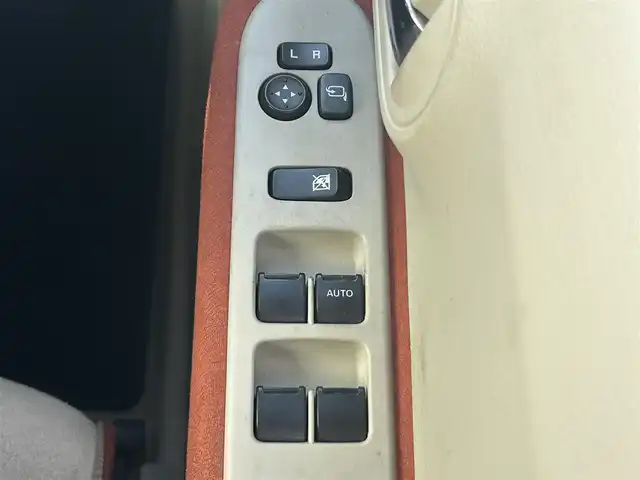 スズキ ラパン X 岡山県 2020(令2)年 8.4万km シフォンアイボリーM 登録時走行距離83532km/社外ナビ/（AM/FM/CD/DVD/BT）/衝突軽減ブレーキ/アイドリングストップ/レーンキープアシスト/D席シートヒーター/横滑り防止装置/オートライト/オートエアコン/ETC/プッシュスタート/スマートキー/純正14インチアルミホイール