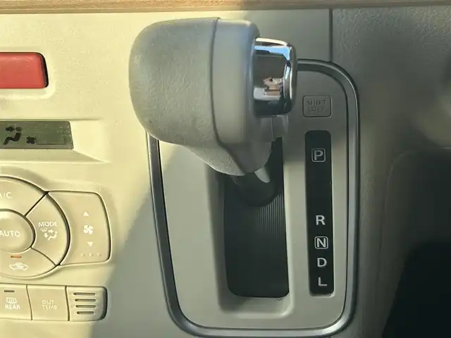 スズキ ラパン X 岡山県 2020(令2)年 8.4万km シフォンアイボリーM 登録時走行距離83532km/社外ナビ/（AM/FM/CD/DVD/BT）/衝突軽減ブレーキ/アイドリングストップ/レーンキープアシスト/D席シートヒーター/横滑り防止装置/オートライト/オートエアコン/ETC/プッシュスタート/スマートキー/純正14インチアルミホイール