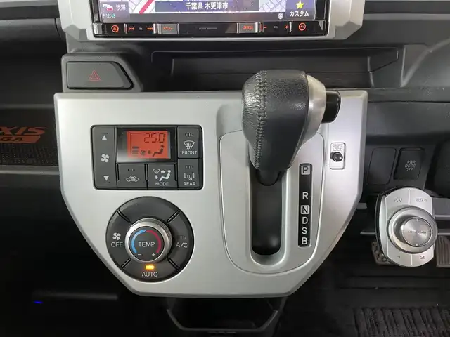 トヨタ ピクシスメガ G SA 千葉県 2015(平27)年 12.7万km ブルーマイカM ワンオーナー/スマートアシスト/〇衝突被害軽減ブレーキ/〇誤発進抑制機能(前方)/〇衝突警報機能/ローダウン（純正スプリング有）/社外スピーカー（carrozzeria）/レーダー探知機（ZERO 600V）/社外マフラー（純正有）/社外エアクリーナー/ブースト計/carrozzeria8インチナビ/〇フルセグTV/BTオーディオ/CD/DVD/ラジオ/バックカメラ/両側パワースライドドア/アイドリングストップ/ドライブレコーダー/スマートキー/プッシュスタート/純正15インチAW/LEDヘッドランプ/フォグ/ETC/保証書/取説/スペアキー