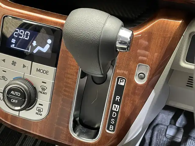 ダイハツ キャスト スタイル X 岩手県 2016(平28)年 2.3万km パールホワイトⅢ ４WD/アイドリングストップ/横滑り防止装置/KENWOODオーディオ/木目調パネル/ヘッドライトレベライザー/オートエアコン/オートライト/フロントベンチシート/純正アルミホイール/純正フロアマット/ドアバイザー/プッシュスタート/スマートキー　スペアキーあり/パワーステアリング/パワーウインドウ