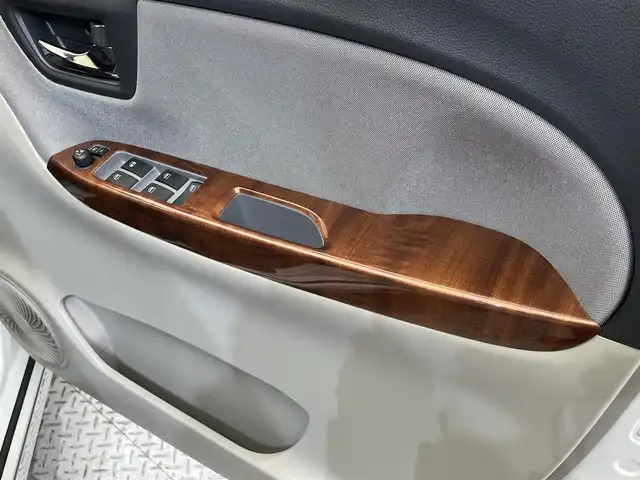 ダイハツ キャスト スタイル X 岩手県 2016(平28)年 2.3万km パールホワイトⅢ ４WD/アイドリングストップ/横滑り防止装置/KENWOODオーディオ/木目調パネル/ヘッドライトレベライザー/オートエアコン/オートライト/フロントベンチシート/純正アルミホイール/純正フロアマット/ドアバイザー/プッシュスタート/スマートキー　スペアキーあり/パワーステアリング/パワーウインドウ