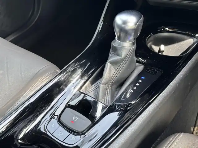 トヨタ Ｃ－ＨＲ G 大分県 2020(令2)年 9.3万km ブラック/メタルストリームM ・純正ナビ(BT.USB.Miracast)/・バックカメラ/・フルセグテレビ/・プリクラッシュセーフティ/・ブラインドスポットモニター/・コーナーセンサー/・オートハイビーム/・レーダークルーズコントロール/・ETC/・ドライブレコーダー/・ブレーキホールド/・ステアリングリモコン