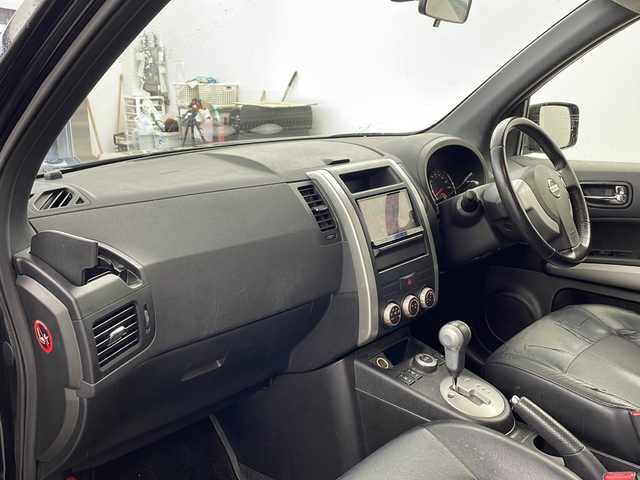 日産 エクストレイル 20GT 兵庫県 2012(平24)年 7.7万km ダイヤモンドブラック ・社外ナビ&Bluetooth&CD&DVD&TV/・ビルトインETC/・バックカメラ/・クルーズコントロール/・カプロンシート/・全席シートヒーター/・純正フロアマット/・横滑り防止装置/・盗難防止装置/・ダウンヒルアシストコントロール/・HIDオートライト/・Wエアバッグ/・スマートキー/・AACエアコン