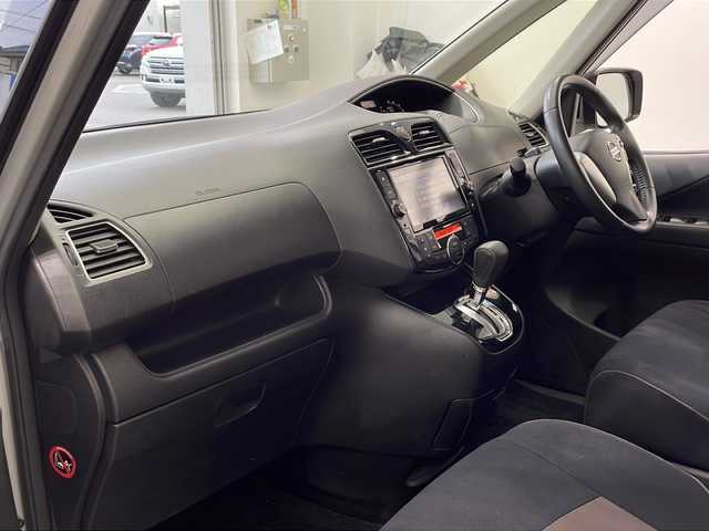 日産 セレナ ハイウェイS G S HV Aセーフ 栃木県 2014(平26)年 5.8万km ブリリアントシルバー 純正ナビ/（CD/DVD/フルセグTV/BT）/全方位カメラ/エマージェンシーブレーキ/レーンキープアシスト/コーナーセンサー/ETC/片側パワースライドドア/LEDヘッドライト/横滑り防止装置/純正アルミホイール/純正フロアマット