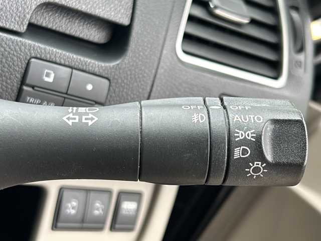 スズキ ランディ 2．0G 静岡県 2013(平25)年 10.9万km スーパーブラック 社外SDナビ/・CD/・DVD/・Bluetooth/・フルセグTV/・AM/・FM/主要装備/・両側パワスラ/・バックカメラ/・クルコン/・ETC/・オートライト/・キノセンヘッドライト/・純正フロアマット/・純正アルミホイール