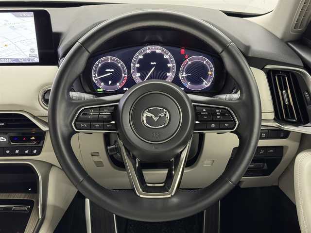 マツダ ＣＸ－６０ XD HV エクスクルーシブモダン 三重県 2022(令4)年 2.8万km ジェットブラックマイカ ディーゼルターボ・マイルドハイブリッド/4WD/MTモード付8AT/12.3型ナビ/（AM/FM/USB/HDMI/CarPlay/AndroidAuto/Bluetooth/TV）/360ビュー・モニター/ドライブレコーダー 前後/ビルトイン ETC/i-ACTIVSENSE/・スマートブレーキサポート［SBS］/・レーダークルーズコントロール［MRCC］/・クルージング&トラフィックサポート［CTS］/・ドライバー異常時対応システム［DEA］/・ドライバーモニタリング/・レーンキープアシストシステム［LAS］/・ブラインドスポットモニタリング［BSM］/・後側方接近車両検知［RCTA］/・パーキングセンサー（前後）/など/装備/・ナッパレザーシート（ピュアホワイト）/・シートヒーター（D/N/2nd）/・シートベンチレーション（D/N）/・パワーシート（Dメモリー付10way/N10way）/・電動チルト&テレスコステアリング/・ステアリングヒーター/・HUD/・AC100Vコンセント&USB充電ジャック&ワイヤレス充電/・LEDヘッドライト/・ダウンヒルアシストコントロール/・ハンズフリーパワーリフトゲート/・左右独立オートエアコン/・純正20inAW/・保/取/マルチ取/・スマートキーx2/など