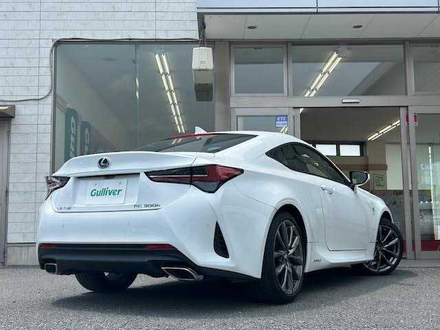 レクサス ＲＣ 300h Fスポーツ 埼玉県 2022(令4)年 1.9万km ホワイトノーヴァガラスフレーク サンルーフ/メーカーナビ/【CD/DVD/フルセグ/Bluetooth】/バックカメラ/レザーシート/運転席メモリ付き/助手席パワーシート/シートヒーター/エアーシート/ベンチレーション/レクサスセーフティシステム/ブラインドスポットモニター/レーダークルーズコントロール/ETC/衝突軽減ブレーキ/取扱説明書/保証書/スペアキー
