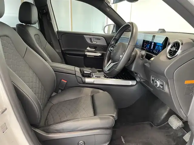 メルセデス・ベンツ ＧＬＢ２００ｄ 愛知県 2020(令2)年 2.7万km ポーラホワイト ＭＢＵＸ　/３６０度カメラ　/Ｂｌｕｅｔｏｏｔｈ　/フルセグＴＶ　/ＵＳＢ　/ワイヤレスチャージ　/シートヒーター　/ハーフレザー　/パワーシート　/ＡＣＣ　/ＬＫＡ　/ＬＤＷ　/ＢＳＭ　/ドライブレコーダー　/パワーバックドア/プッシュスタート/アイドリングストップ/ウィンカーミラー
