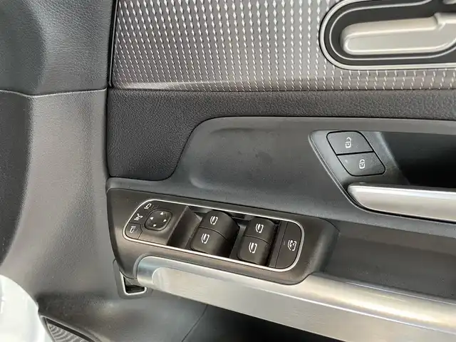 メルセデス・ベンツ ＧＬＢ２００ｄ 愛知県 2020(令2)年 2.7万km ポーラホワイト ＭＢＵＸ　/３６０度カメラ　/Ｂｌｕｅｔｏｏｔｈ　/フルセグＴＶ　/ＵＳＢ　/ワイヤレスチャージ　/シートヒーター　/ハーフレザー　/パワーシート　/ＡＣＣ　/ＬＫＡ　/ＬＤＷ　/ＢＳＭ　/ドライブレコーダー　/パワーバックドア/プッシュスタート/アイドリングストップ/ウィンカーミラー
