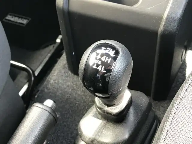 スズキ ジムニー ノマド FC 富山県 2025(令7)年 0.1千km 赤 アダプティブクルーズコントロール/パーキングセンサー/セーフティサポート/・デュアルカメラブレーキサポート/・前後誤発進抑制機能/・後退時ブレーキサポート/・車線逸脱警報機能/・ふらつき警報機能/・ハイビームアシスト/・先行車発進お知らせ機能/・標識認識機能/LEDヘッドランプ/本革巻きステアリング/ステアリングスイッチ/撥水加工ファブリックシート/前席シートヒーター/純正15インチアルミホイール/キーレスプッシュスタートシステム/禁煙車