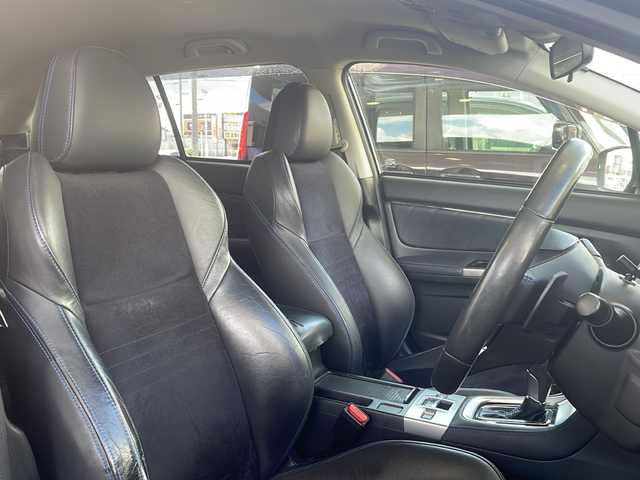 スバル レヴォーグ 2．0GT－S アイサイト 鳥取県 2014(平26)年 13.1万km クリスタルブラックシリカ ワンオーナー/アイサイト（Ver3)/スマートキー/ハーフレザーシート/S/Iドライブモード/社外メモリーナビ/フルセグ・Bluetooth/バックカメラ/プリクラッシュ/レーンデパーチャー/アダクティブクルーズ/ヒルアシスト/オートワイパー/オートライト/パドルシフト/前席パワーシート/保証書・取説