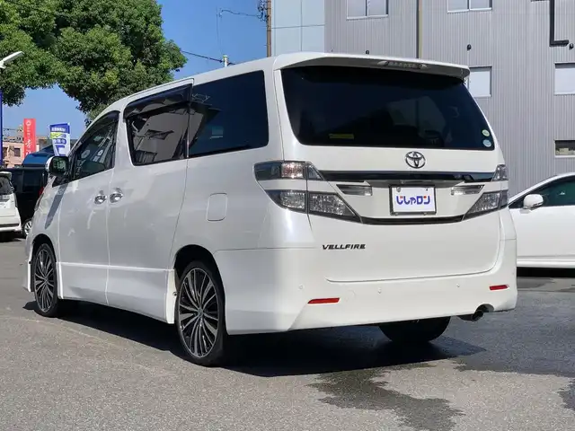 トヨタ ヴェルファイア 2．4Z ゴールデンアイズ 福井県 2012(平24)年 13.6万km ホワイトパールクリスタルシャイン (株)IDOMが運営する【じしゃロン福井店】の自社ローン対象車両になります。こちらは現金またはオートローンご利用時の価格です。自社ローンご希望の方は別途その旨お申付け下さい/社外ナビ（CD・DVD・BT接続可）/フルセグテレビ/バックカメラ/ETC/両側パワースライドドア/クルーズコントロール/オットマン/コーナーセンサー/HID/フォグランプ/フリップダウンモニター