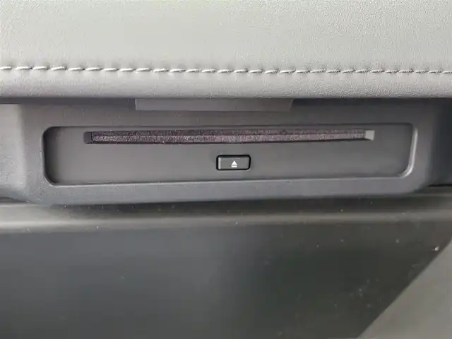 トヨタ ヴェルファイア ハイブリット エグゼクティブ ラウンジ 東京都 2024(令6)年 1.7万km プラチナホワイトパールマイカ 左右独立ムーンルーフ/電動サイドステップ (左右)/JBLプレミアムサウンド/Toyota Safety Sense/・プリクラッシュセーフティ/・レーントレーシングアシスト/・先行車発進告知機能/・オートマチックハイビーム/・レーダークルーズコントロール/・クリアランスソナー/・ロードサインアシスト/・ブラインドスポットモニター/・ヘッドアップディスプレイ/パノラミックビューモニター/アドバンスドパーク/プッシュスタート/パドルシフト/純正ナビ/フルセグTV/リアエンターテインメント/ETC2.0/デジタルインナーミラー/ワイヤレス充電器/両側パワースライドドア/パワーシート/パワーバックドア/レザーシート/シートヒーター/ベンチレーション/ステアリングヒーター/LEDヘッドライト/ドアバイザー/17インチ純正アルミホイール/スマートキー